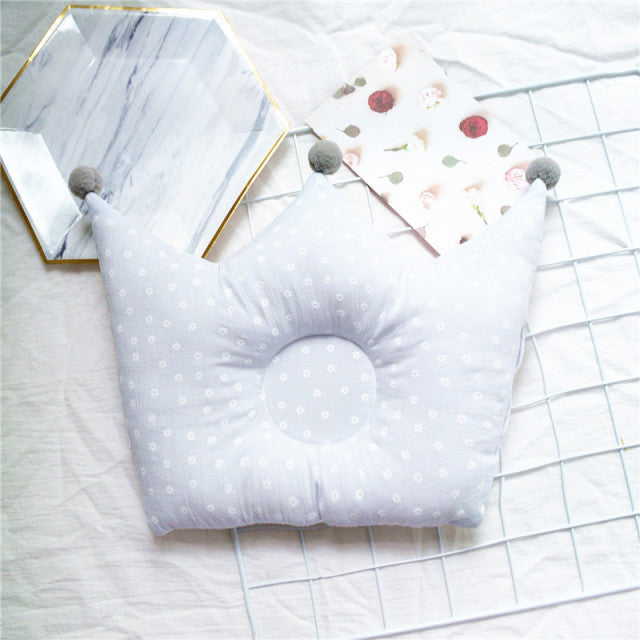 Crown Shaped Breathable Infant Pillow