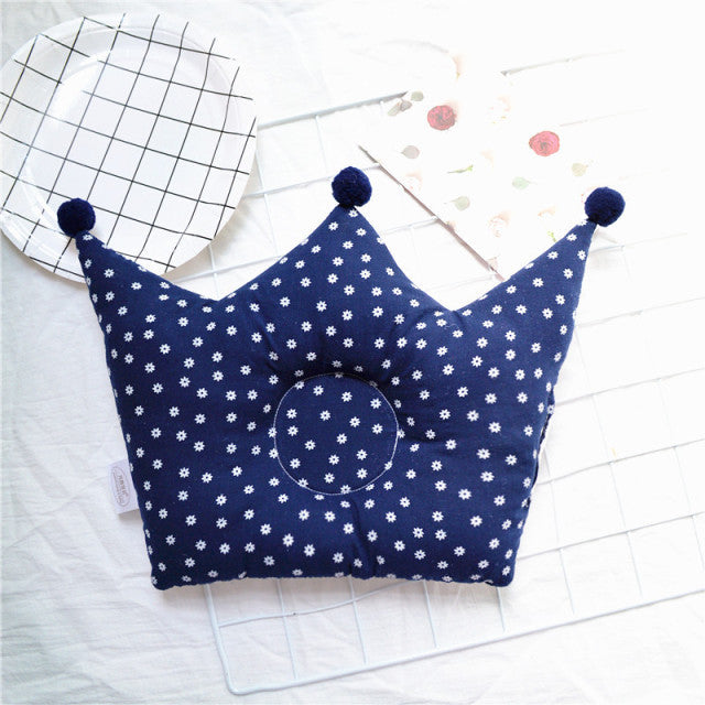 Crown Shaped Breathable Infant Pillow